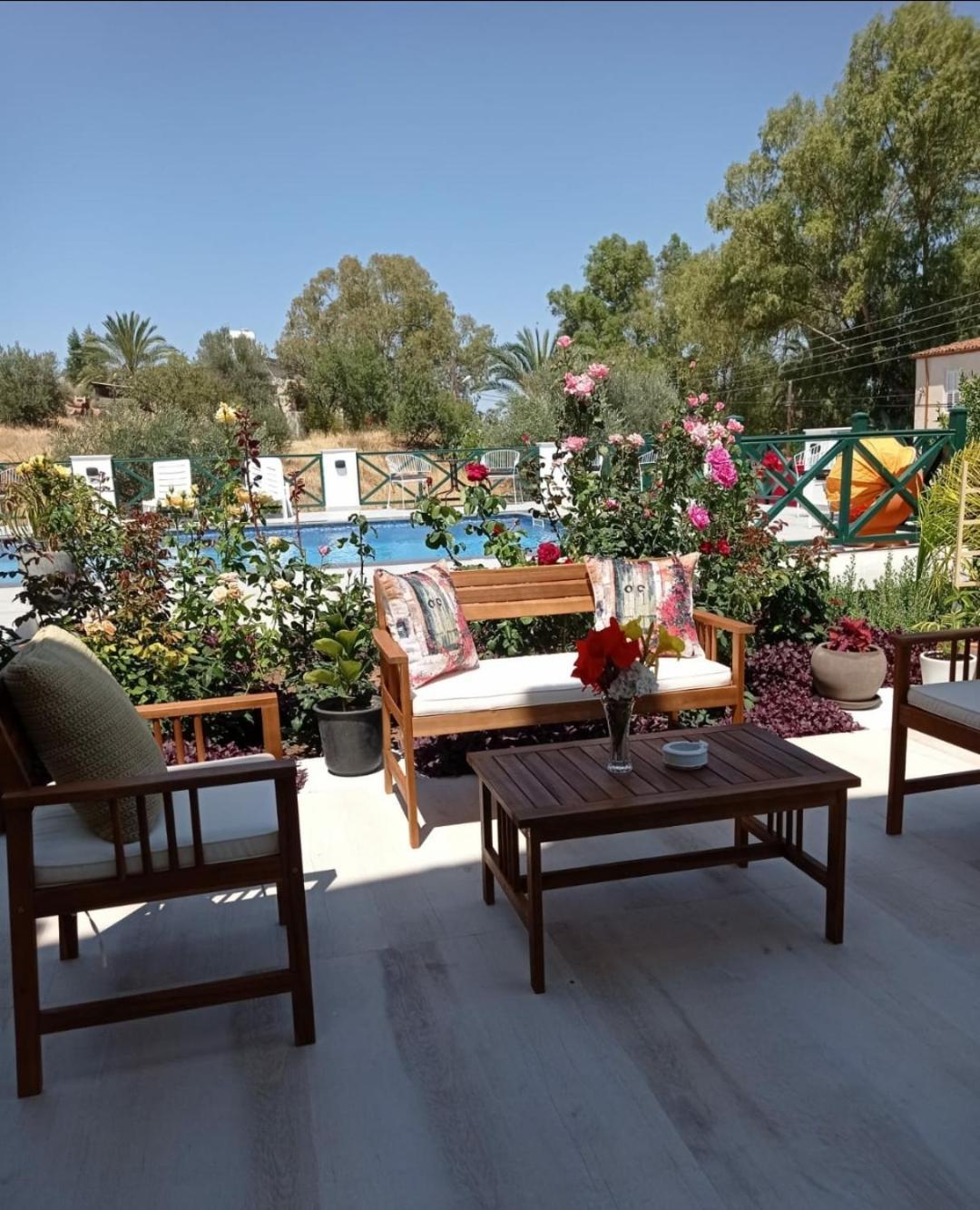Dervise Mehmet Guest House Lefka  Exterior foto
